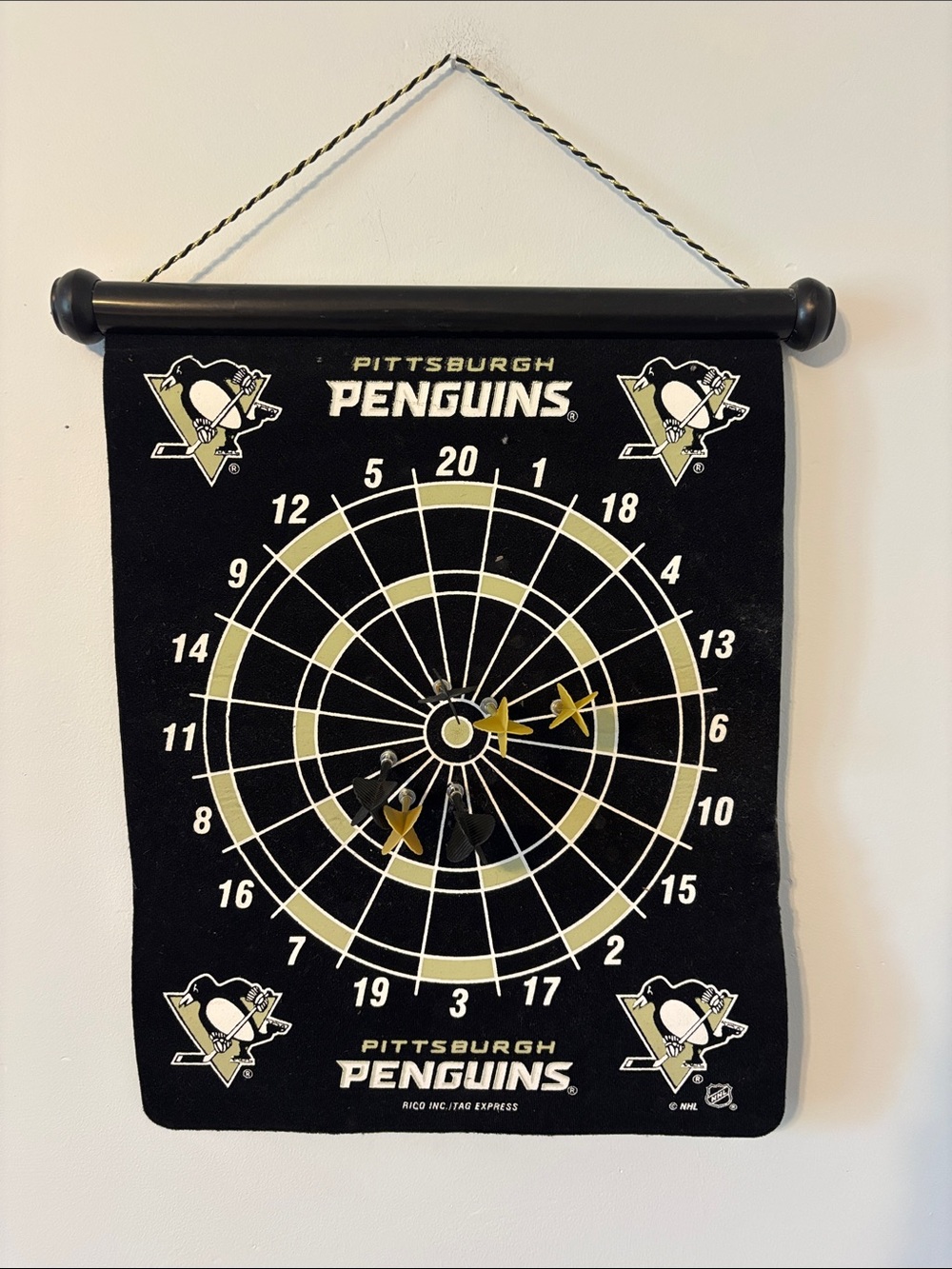 Penguin’s Magnetic Dartboard